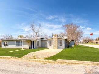 989 Coleman St, Poteet, TX 78065