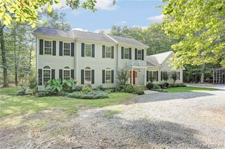 48 Lakeview Dr, Hartfield, VA 23071