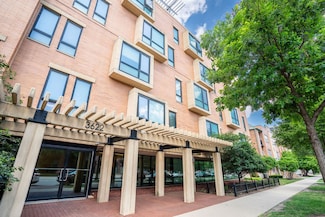 3622 S State St Unit 409, Chicago, IL 60609