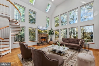 10450 Hunter View Rd, Vienna, VA 22181