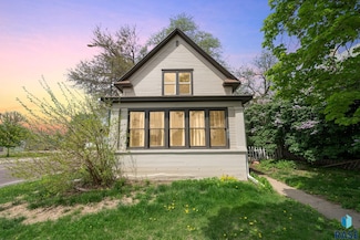 1420 W 10th St, Sioux Falls, SD 57104