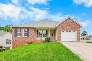 3535 Cortland Dr, Winston Salem, NC 27105