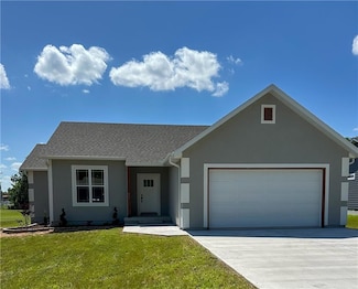 407 N Harmon St, Girard, KS 66743