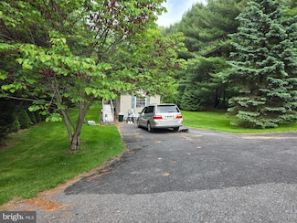 10 White Pine Ln, Loysville, PA 17047