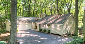 205 Portchester Rd, Holland, MI 49424