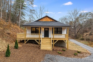 17 Melton Dr, Weaverville, NC 28787
