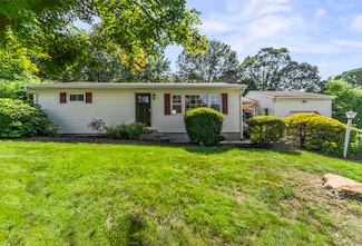 8 Sky Edge Dr, Bethel, CT 06801