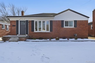 19912 Alger St, Saint Clair Shores, MI 48080