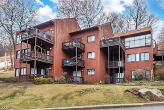 4 Winter Park Dr Unit 4, Vernon, NJ 07462