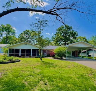 721 N Canton Ave, Bolivar, MO 65613