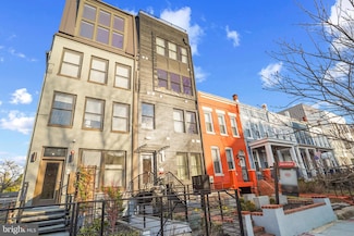 256 15th St SE Unit 8, Washington, DC 20003