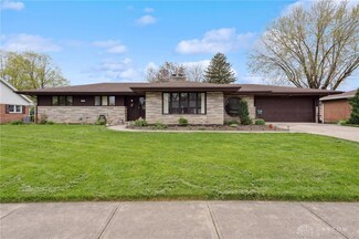 1010 Meadow Ln, Xenia, OH 45385