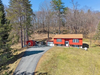 54 Gifford Rd, White River Junction, VT 05001