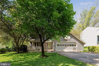 15184 Holleyside Dr, Dumfries, VA 22025