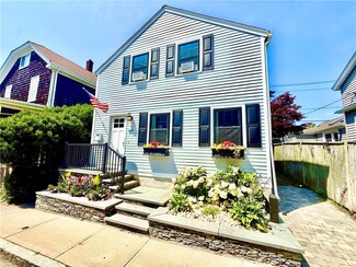 22 Dixon St, Newport, RI 02840
