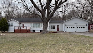 1885 N Benton Center Rd, Benton Harbor, MI 49022