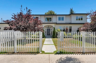 15460 La Maida St, Sherman Oaks, CA 91403