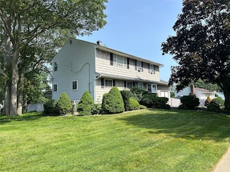 635 Connetquot Ave, Islip Terrace, NY 11752