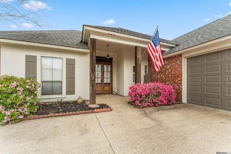 12490 Plantation Creek Dr, Geismar, LA 70734