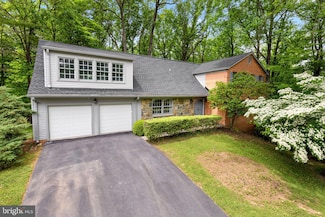 1517 Snughill Ct, Vienna, VA 22182