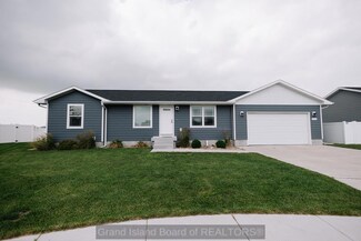 4364 Rodney Cir, Grand Island, NE 68803