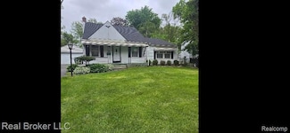 31749 Rosslyn Ave, Garden City, MI 48135