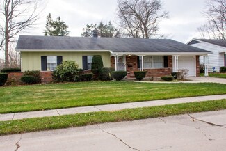 1602 Renfrew Dr, South Bend, IN 46614