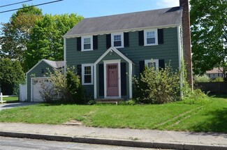 27 Dyer St, Warren, RI 02885