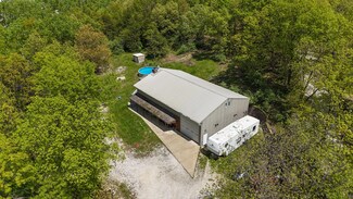 1329 Bowzer Rd, Macon, MO 63552