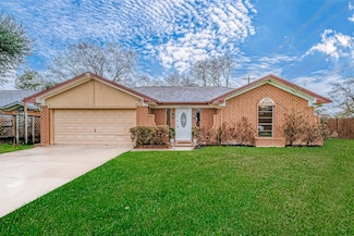 435 Coach Lamp Ln, Houston, TX 77060