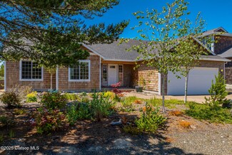 9950 Shore Pine Ln, Nehalem, OR 97131