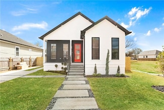 2213 Angela St, Arabi, LA 70032