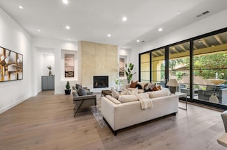 741 Estates Dr, Sacramento, CA 95864