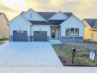 4102 Royal Ct, Hays, KS 67601