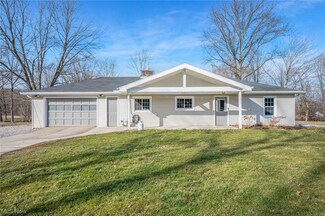 9989 Edwards Ln, Chagrin Falls, OH 44023