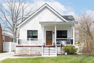 325 Beaupre Ave, Grosse Pointe Farms, MI 48236
