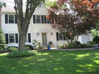8 Venture Terrace, Glenmont, NY 12077