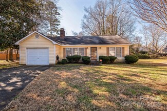 5701 Glenshire Ct, Charlotte, NC 28269
