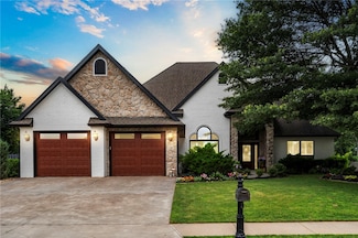 5077 Strathmore Station Dr, Rogers, AR 72758