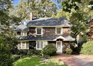 1716 Park Dr, Raleigh, NC 27605
