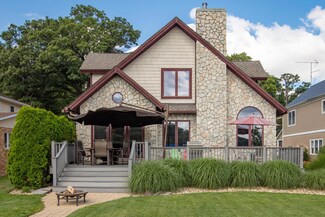 55921 Inn-D-inn Dr, Dowagiac, MI 49047