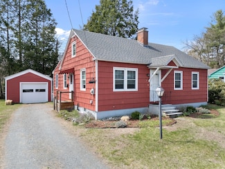 51 Parkside Ave, Brattleboro, VT 05301