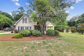 153 Shady Oak Ln, Prattville, AL 36066
