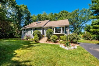 18 Craig St, Carver, MA 02330