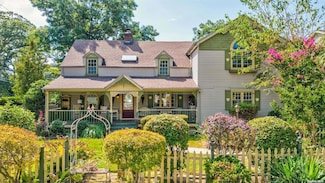 1706 Monroe Ave, Seaford, NY 11783