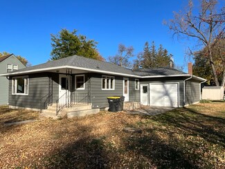 130 N Oak St, Vesta, MN 56292