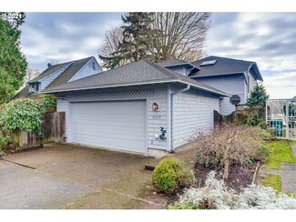 10719 SE Riverway Ln, Milwaukie, OR 97222