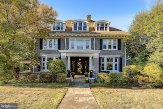 226 Fishers Rd, Bryn Mawr, PA 19010