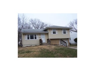 7704 NE 51st St, Kansas City, MO 64119