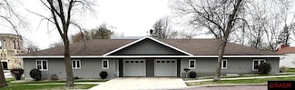 7 Dill Ave SW, Madelia, MN 56062